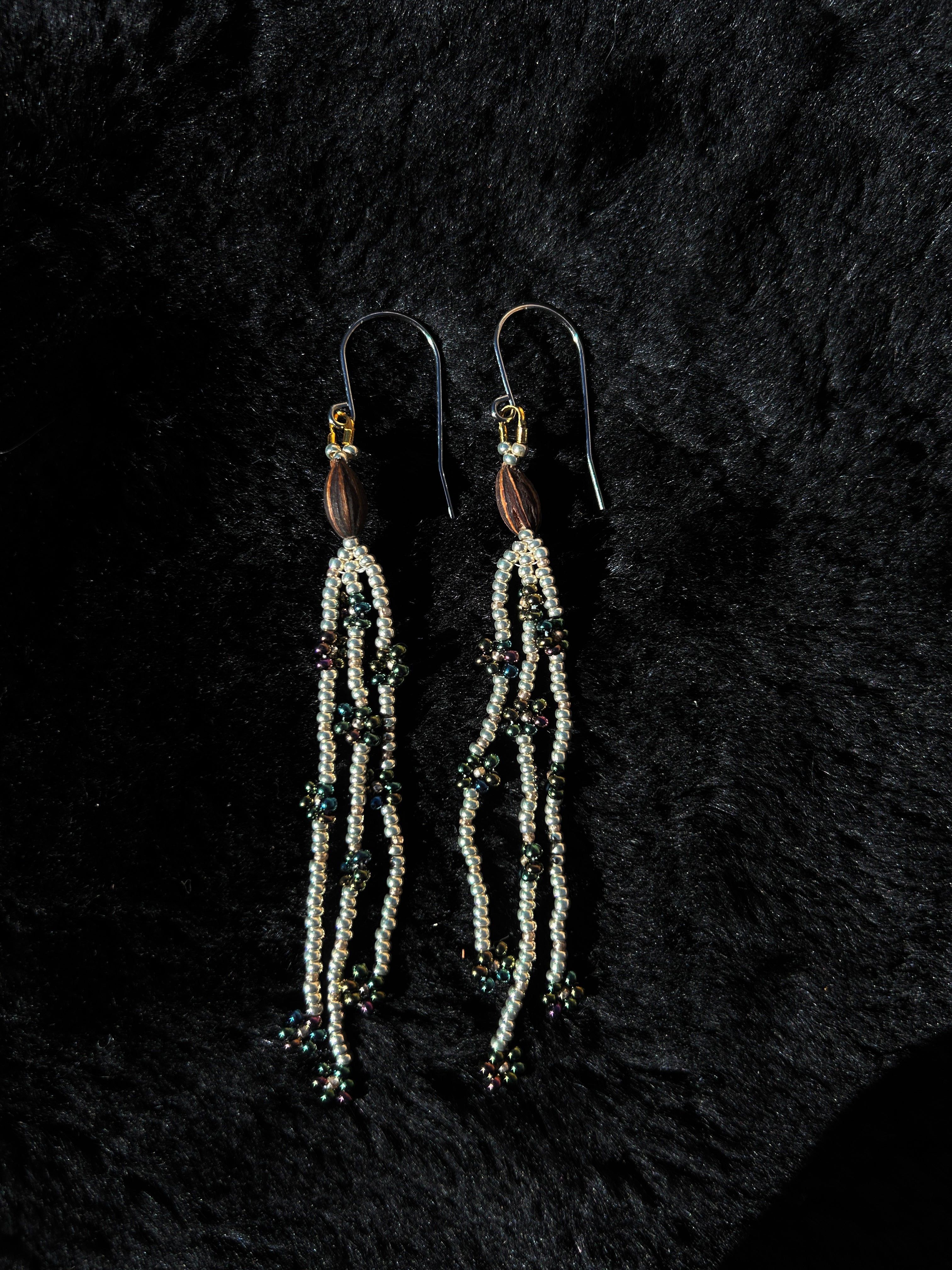 Hanging Daisies- Gold